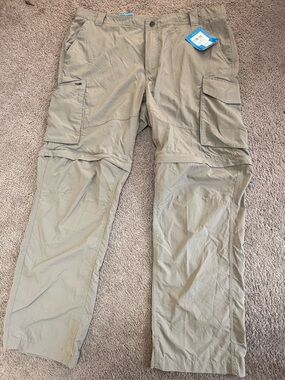 Columbia
 NWT Columbia Men's Omni-shade
Long Cargo Pants. 40 W 32 L